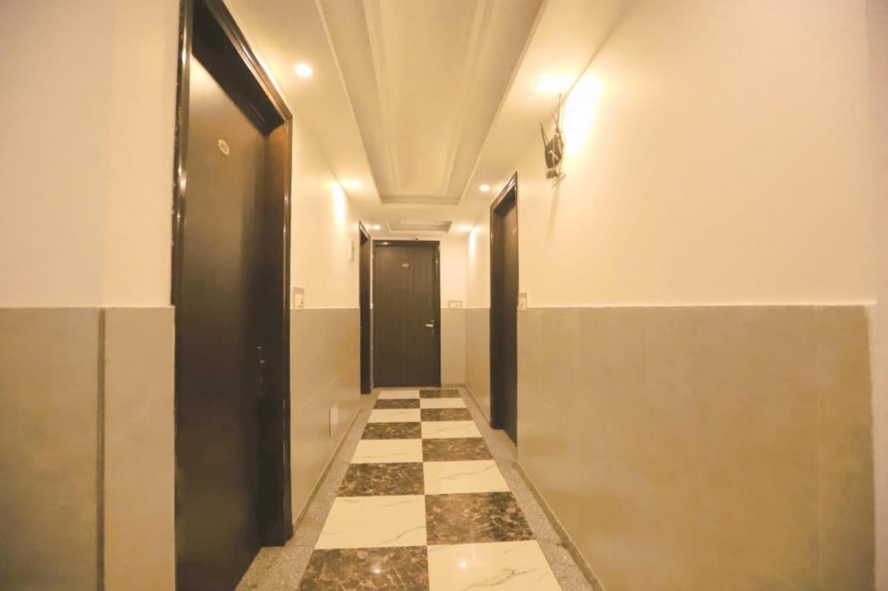 Hotel Almora Sky Near By Delhi International Airport With - Free Airport Pickup And Drop New Delhi Exteriör bild