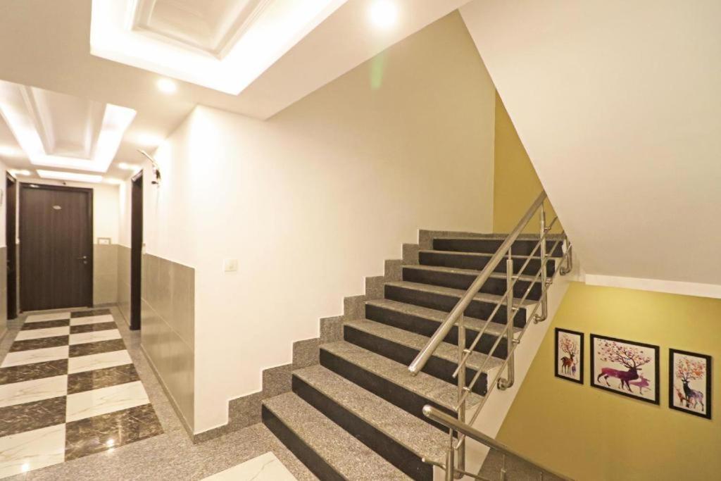Hotel Almora Sky Near By Delhi International Airport With - Free Airport Pickup And Drop New Delhi Exteriör bild