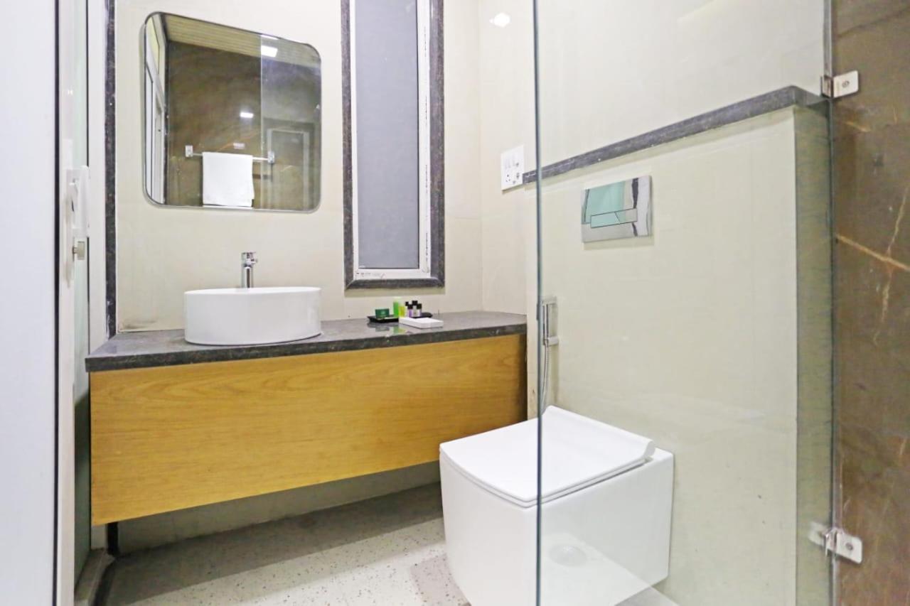 Hotel Almora Sky Near By Delhi International Airport With - Free Airport Pickup And Drop New Delhi Exteriör bild