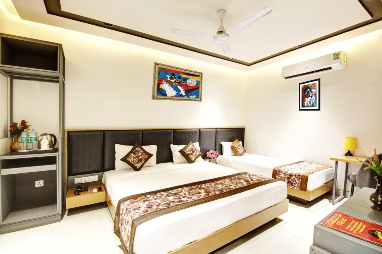 Hotel Almora Sky Near By Delhi International Airport With - Free Airport Pickup And Drop New Delhi Exteriör bild