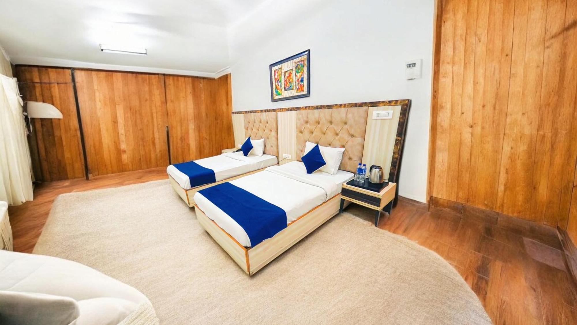 Hotel Almora Sky Near By Delhi International Airport With - Free Airport Pickup And Drop New Delhi Exteriör bild