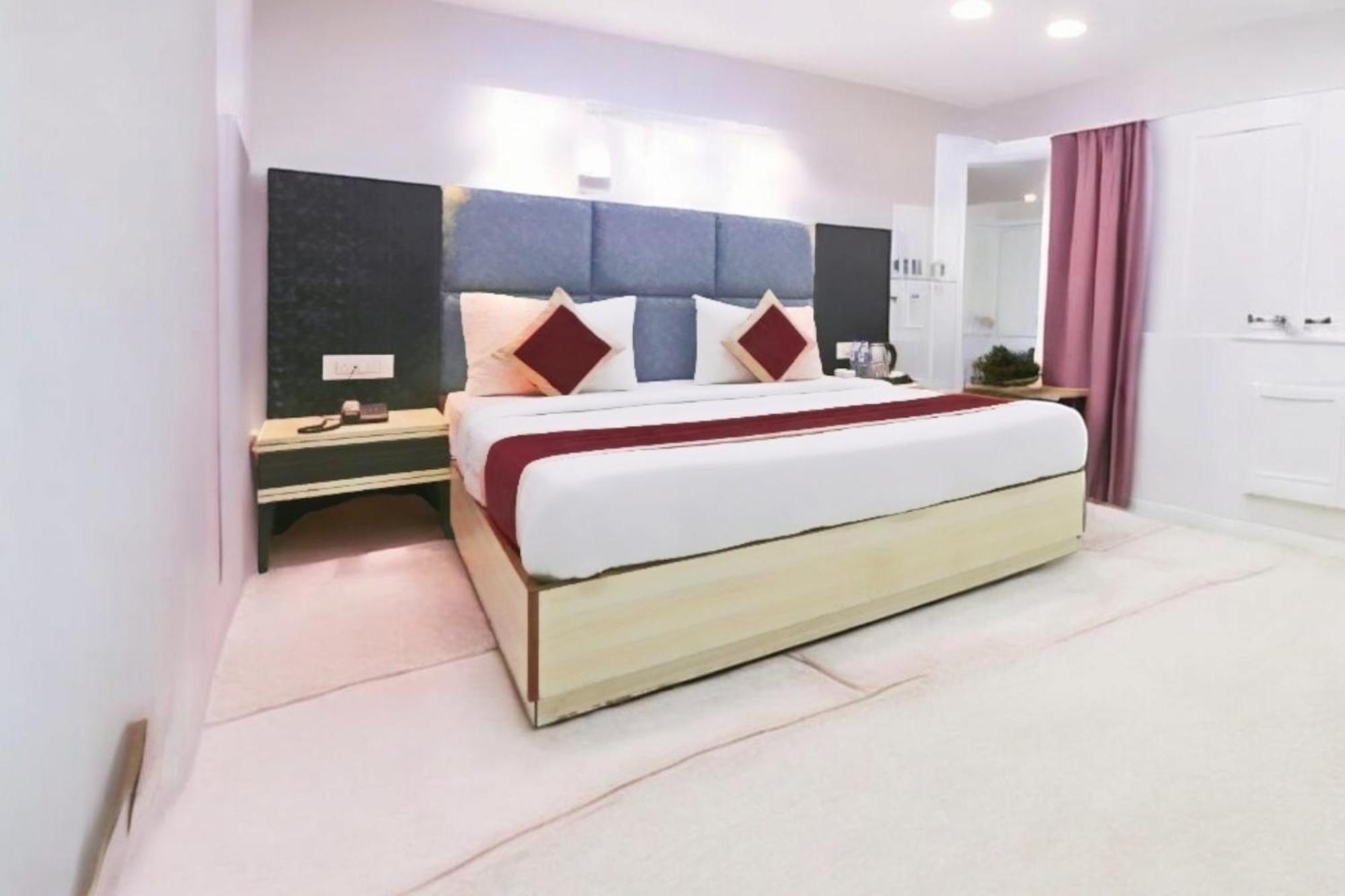 Hotel Almora Sky Near By Delhi International Airport With - Free Airport Pickup And Drop New Delhi Exteriör bild