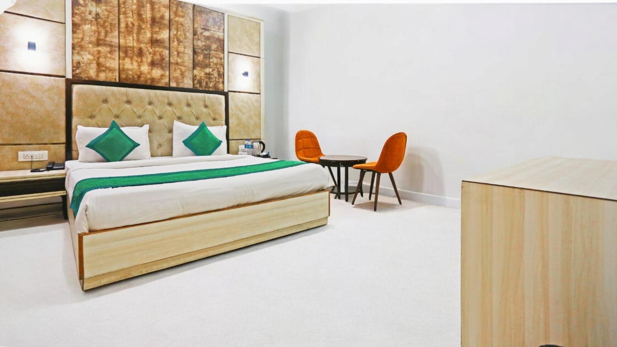Hotel Almora Sky Near By Delhi International Airport With - Free Airport Pickup And Drop New Delhi Exteriör bild