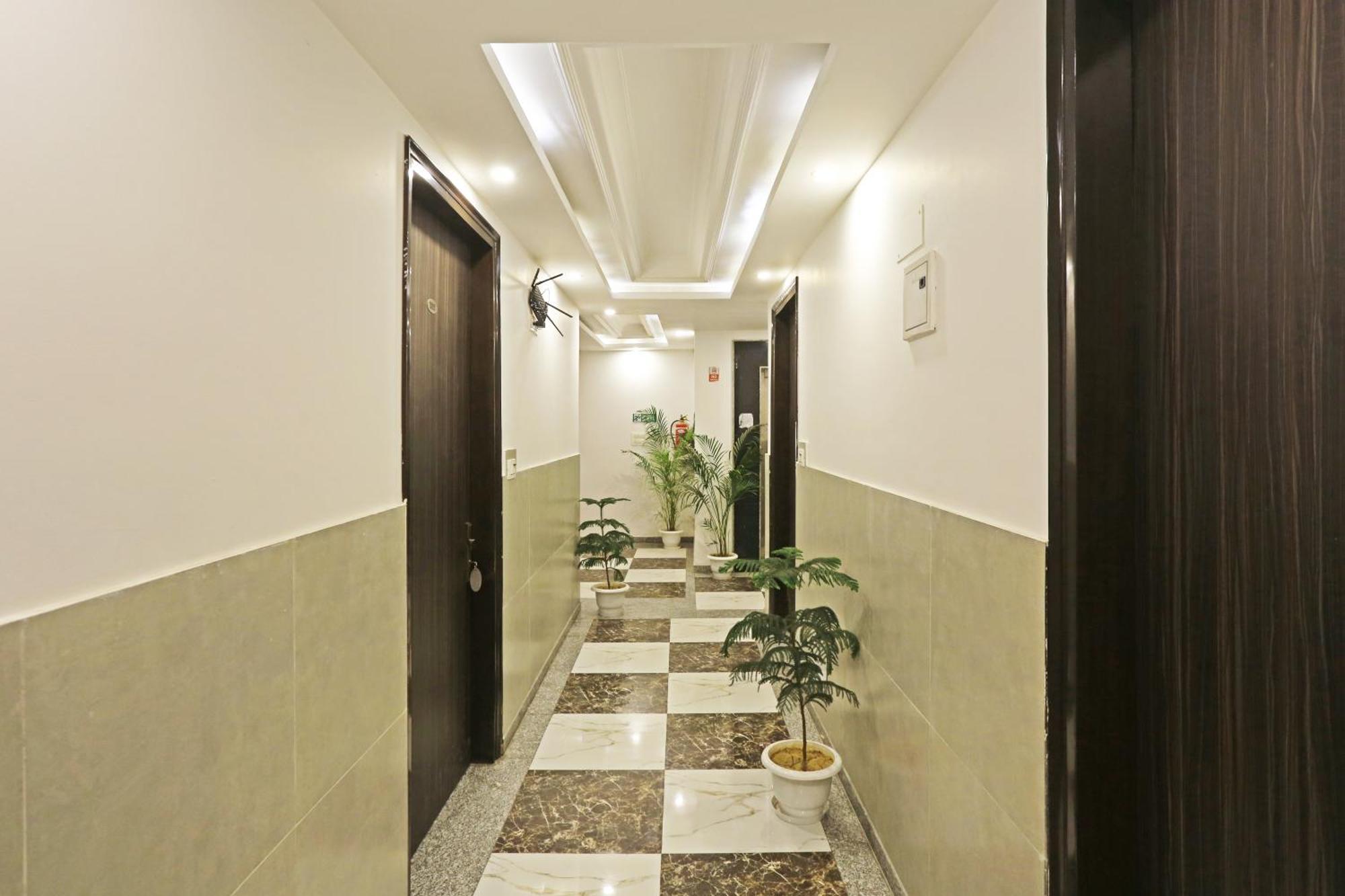 Hotel Almora Sky Near By Delhi International Airport With - Free Airport Pickup And Drop New Delhi Exteriör bild