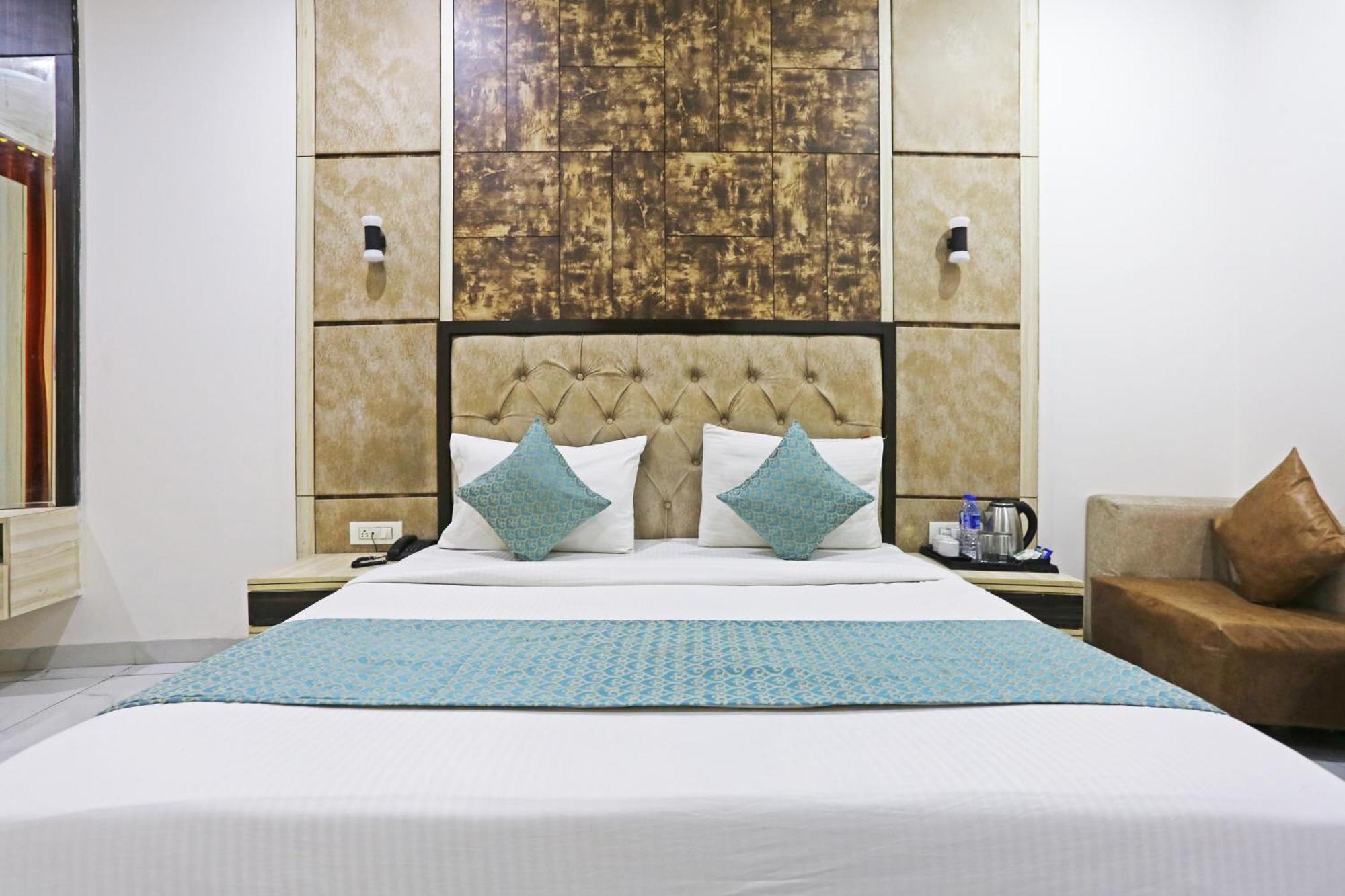Hotel Almora Sky Near By Delhi International Airport With - Free Airport Pickup And Drop New Delhi Exteriör bild
