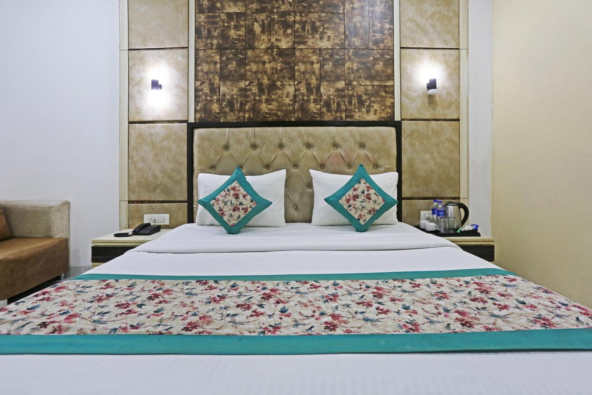 Hotel Almora Sky Near By Delhi International Airport With - Free Airport Pickup And Drop New Delhi Exteriör bild