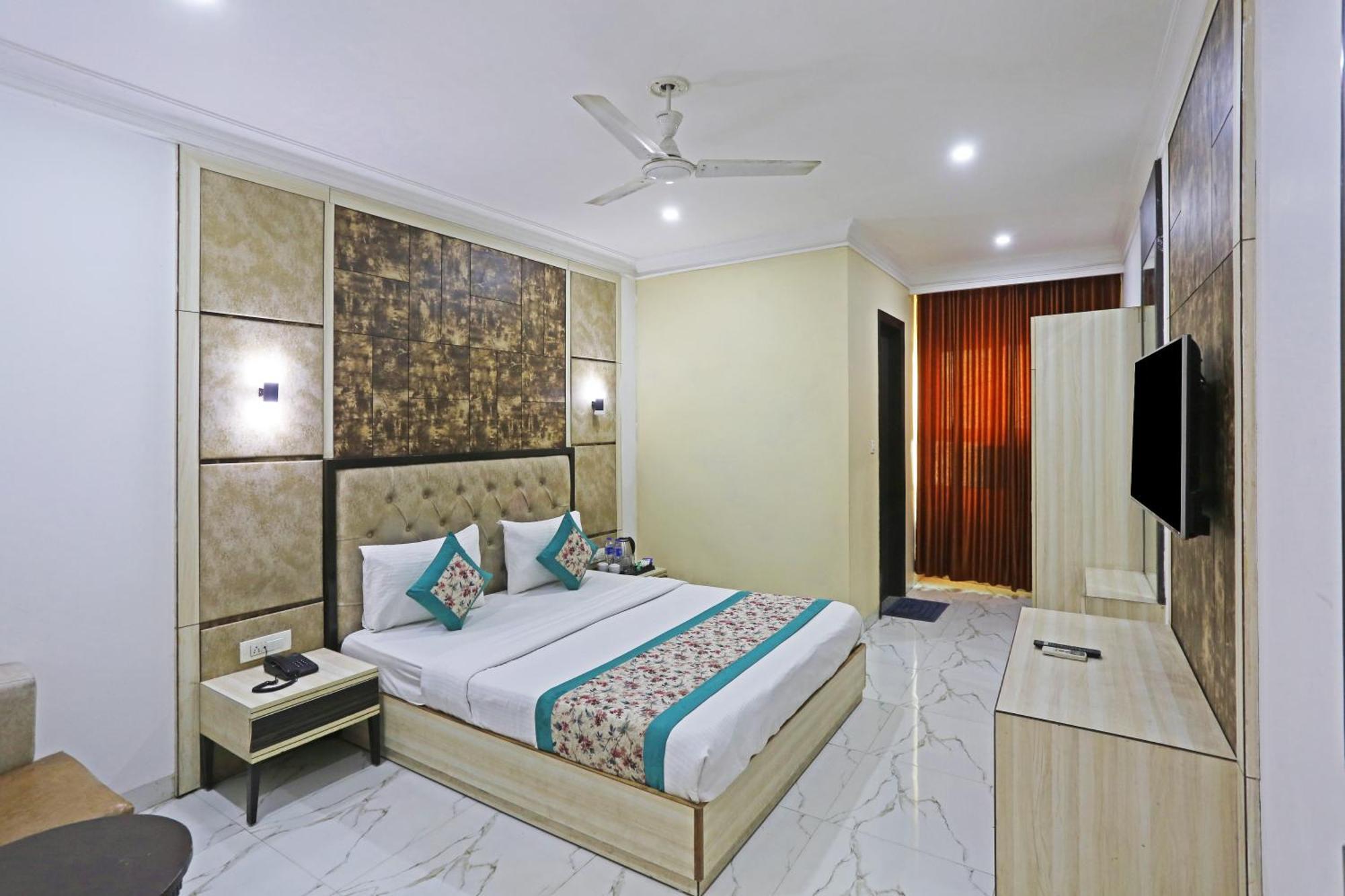 Hotel Almora Sky Near By Delhi International Airport With - Free Airport Pickup And Drop New Delhi Exteriör bild