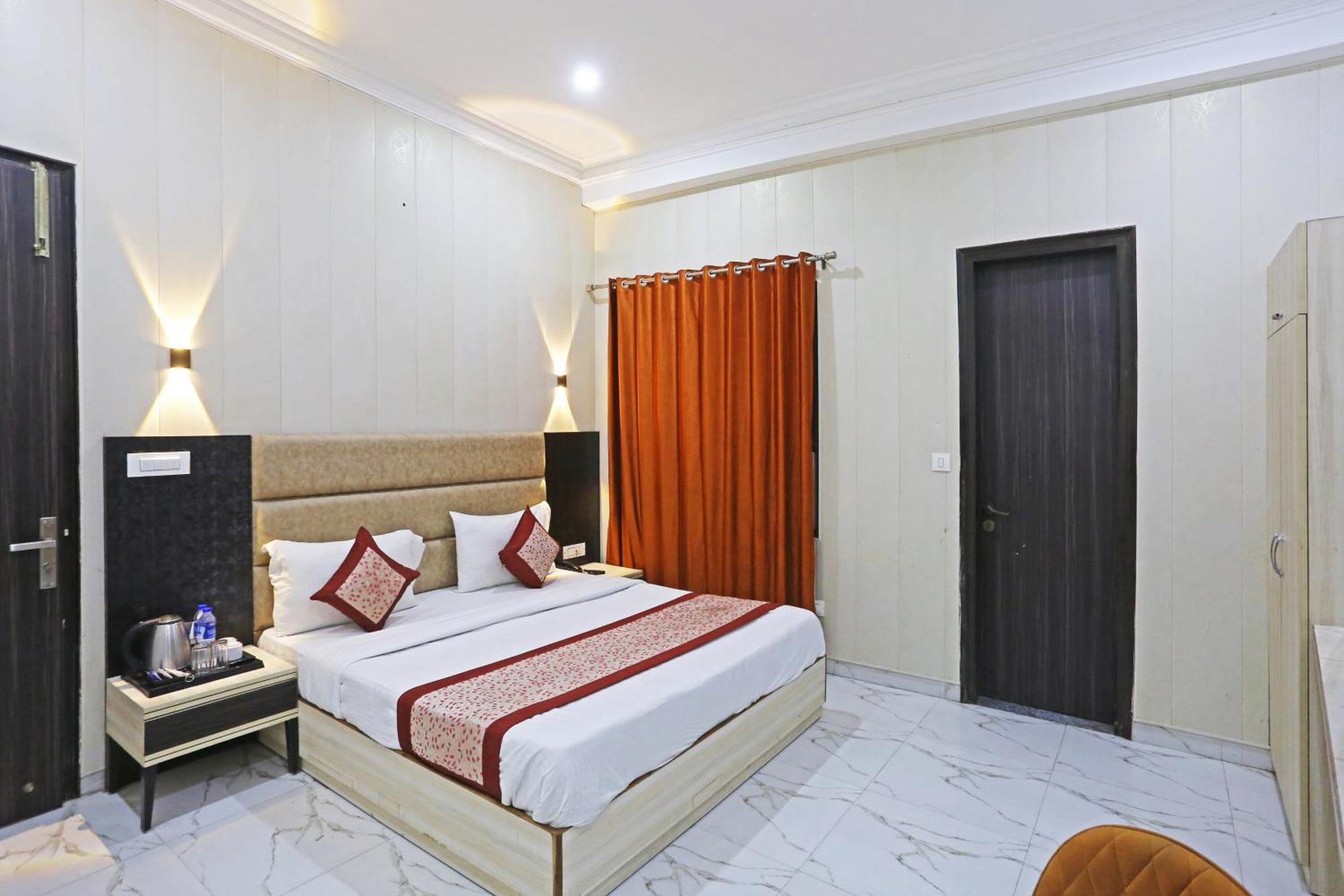 Hotel Almora Sky Near By Delhi International Airport With - Free Airport Pickup And Drop New Delhi Exteriör bild