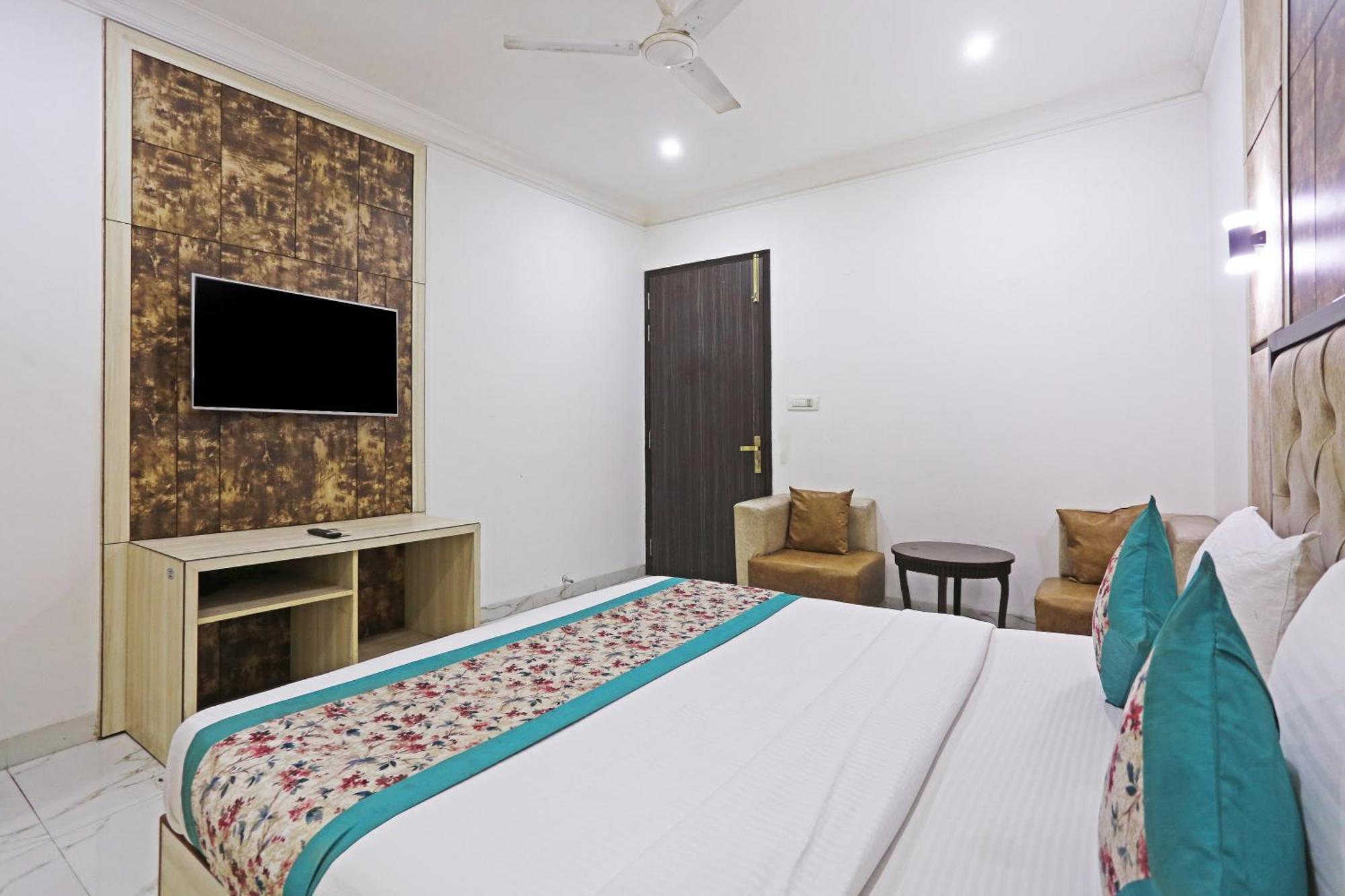 Hotel Almora Sky Near By Delhi International Airport With - Free Airport Pickup And Drop New Delhi Exteriör bild