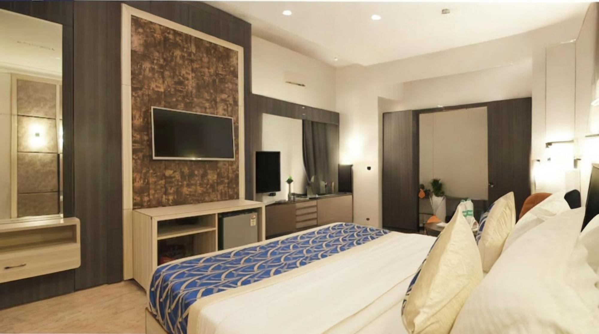 Hotel Almora Sky Near By Delhi International Airport With - Free Airport Pickup And Drop New Delhi Exteriör bild